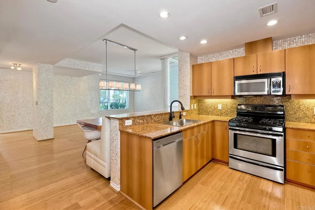 https://cdn.realtyfeed.com/cdn/127/306511443/464d23f636b3a9ad3397404c0aecc5b8.webp