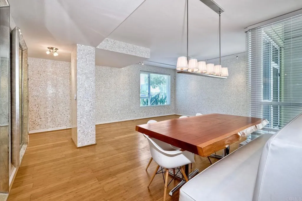 https://cdn.realtyfeed.com/cdn/127/306511443/7f3ac467c71be1a3b585b5ac052ce727.webp