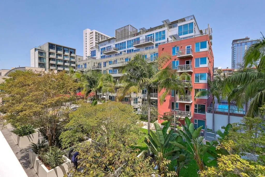 https://cdn.realtyfeed.com/cdn/127/306511443/b5b76d3677e49dd02663316532e124a9.webp