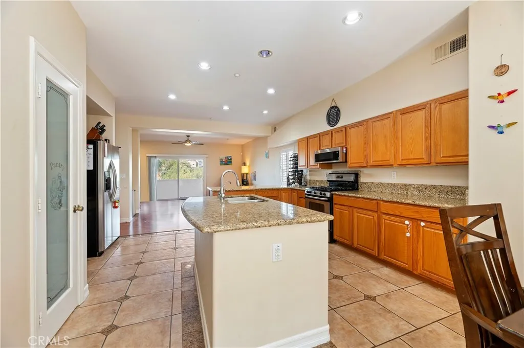 https://cdn.realtyfeed.com/cdn/127/306511466/1b2183d94070af08d3b76e2ade0fc3e4.webp