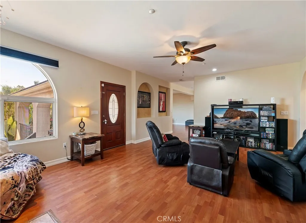 https://cdn.realtyfeed.com/cdn/127/306511466/4169bc096316dc83d6869ab6f3e645bb.webp