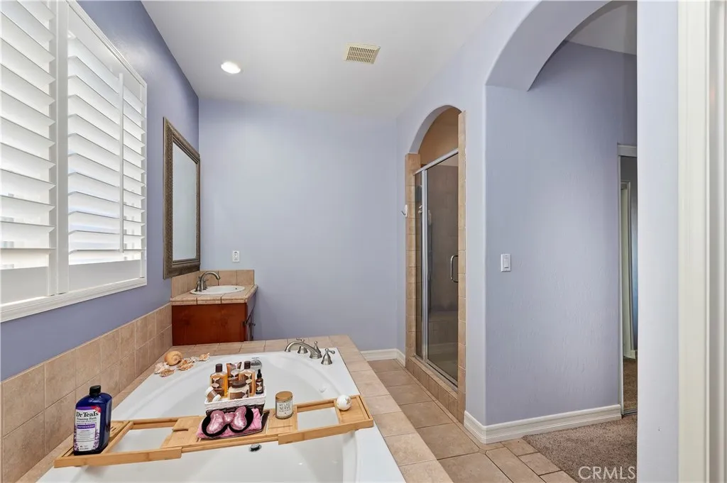 https://cdn.realtyfeed.com/cdn/127/306511466/8babf345dd5ffa2c2e15f878009c2580.webp