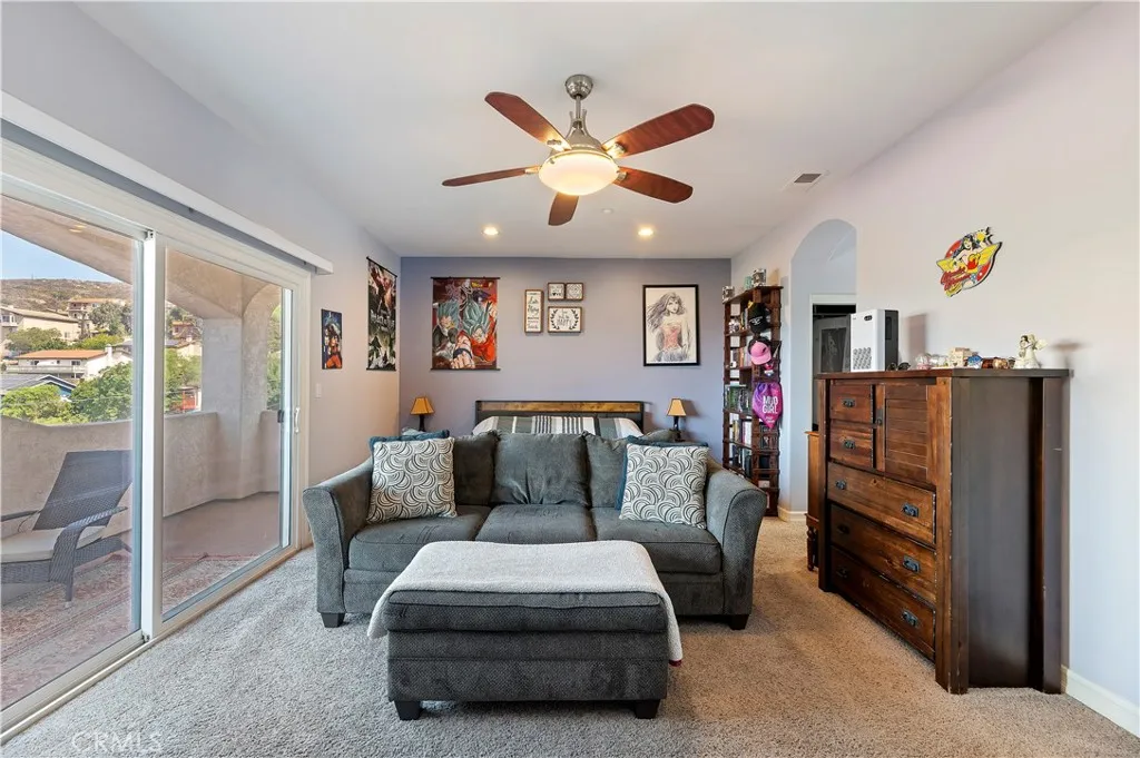 https://cdn.realtyfeed.com/cdn/127/306511466/b6fa41c1c5b7ea874bd4a0e4872298b7.webp