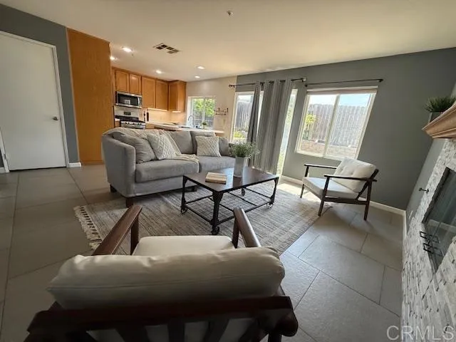 https://cdn.realtyfeed.com/cdn/127/306511490/bbef152c5aa2c799f9c9e15454190586.webp
