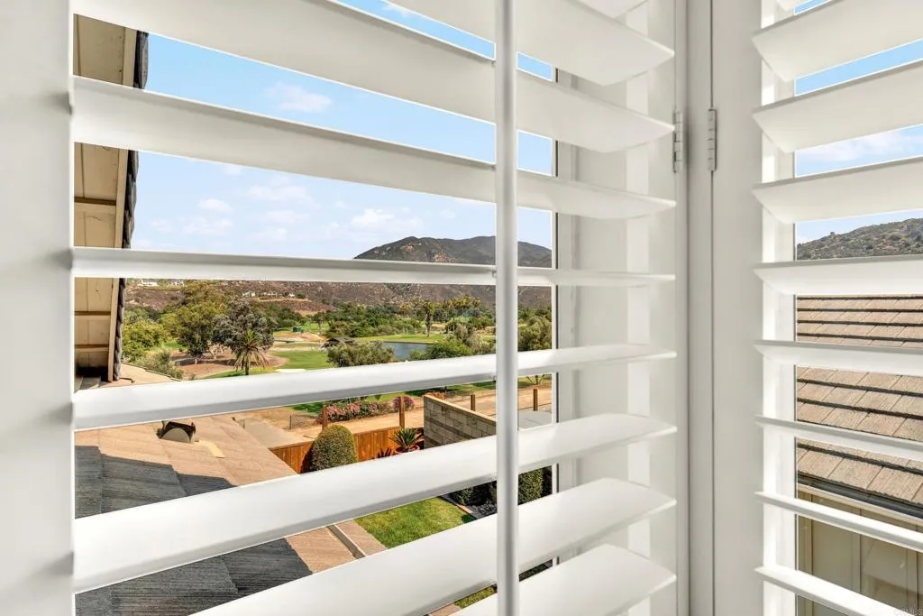 https://cdn.realtyfeed.com/cdn/127/306511635/9e2e9a37af421168748237c640aa4636.webp