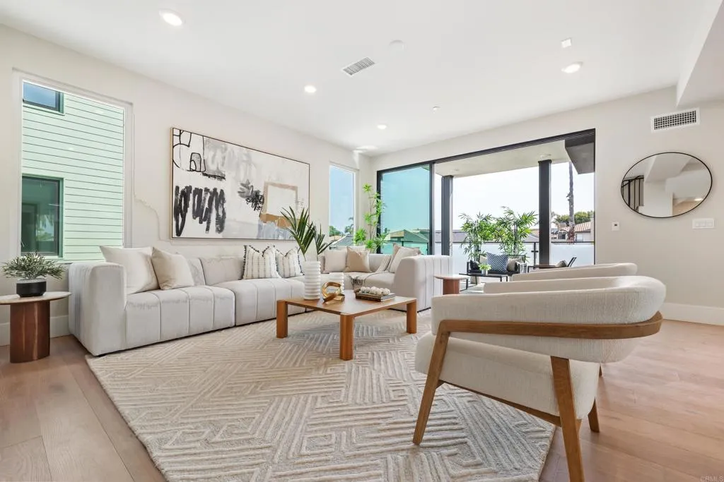 https://cdn.realtyfeed.com/cdn/127/306511731/9763613da1efd76a9de1ab0ddbca6ae2.webp