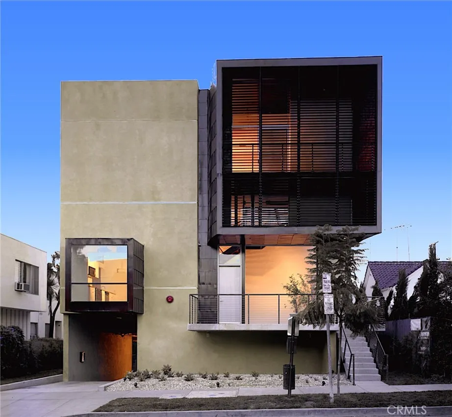 West Hollywood, CA 90046