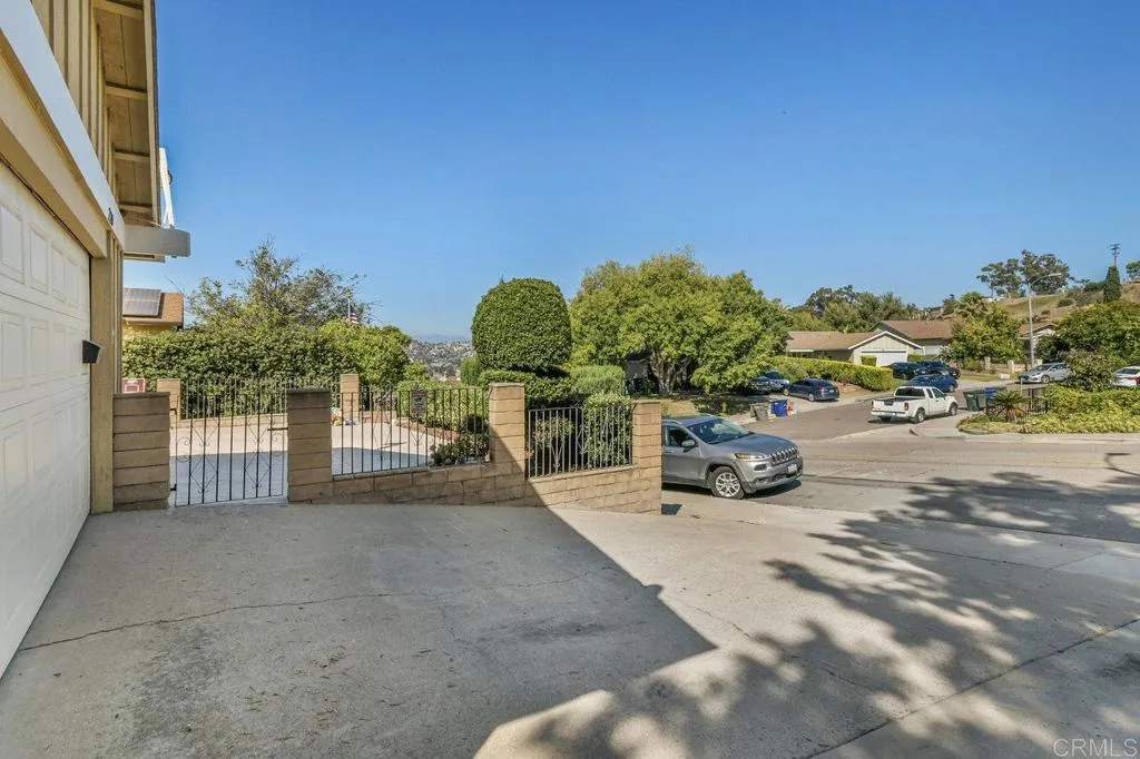 https://cdn.realtyfeed.com/cdn/127/306511964/3a17f8340ffd983f63e6afebb731deb0.webp