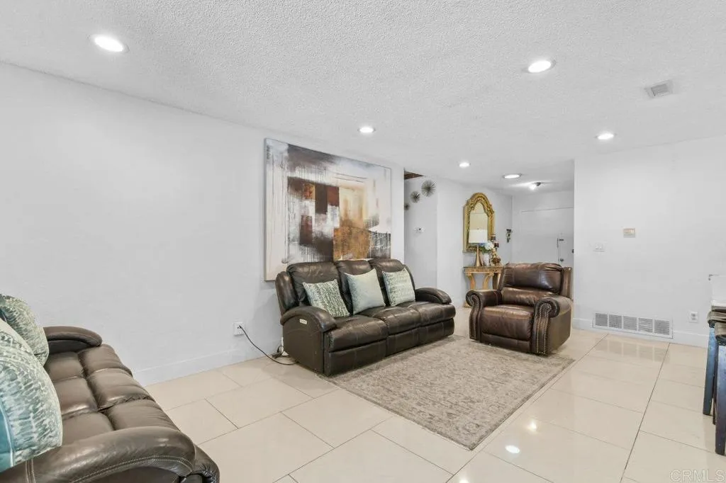 https://cdn.realtyfeed.com/cdn/127/306511964/cc7381e8c7d7d2a3fcdef604438eacf1.webp