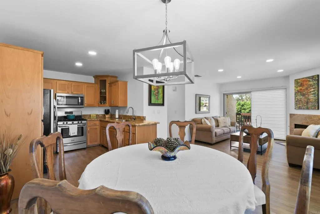 https://cdn.realtyfeed.com/cdn/127/306512137/9dbfc83eabdee4801c3d57a6446c7224.webp