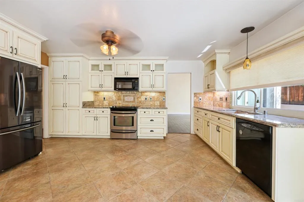 https://cdn.realtyfeed.com/cdn/127/306512187/38c0755af0c906f775ecc3945dadfeab.webp