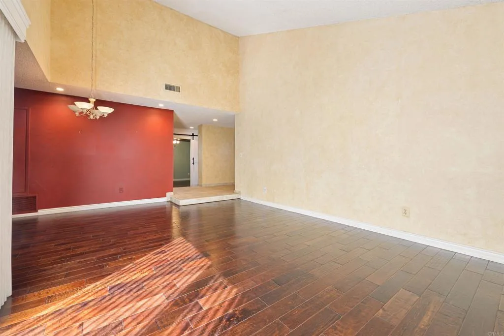 https://cdn.realtyfeed.com/cdn/127/306512187/95b9b5629dfc83640756808ad73792b5.webp