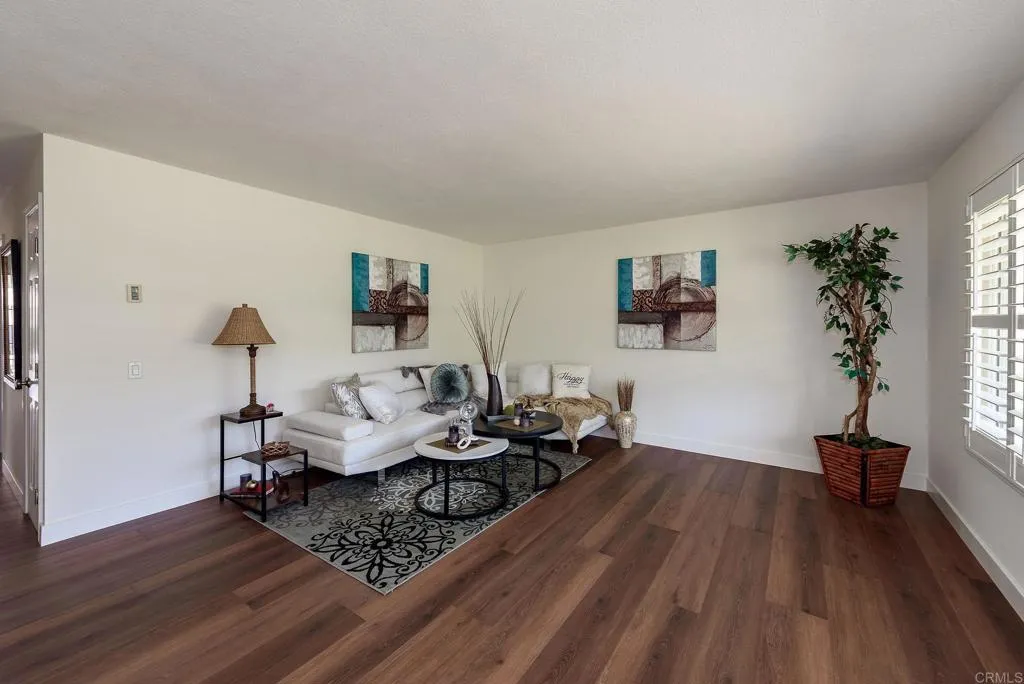 https://cdn.realtyfeed.com/cdn/127/306512447/6daebede29e099d82aefd5b393050121.webp