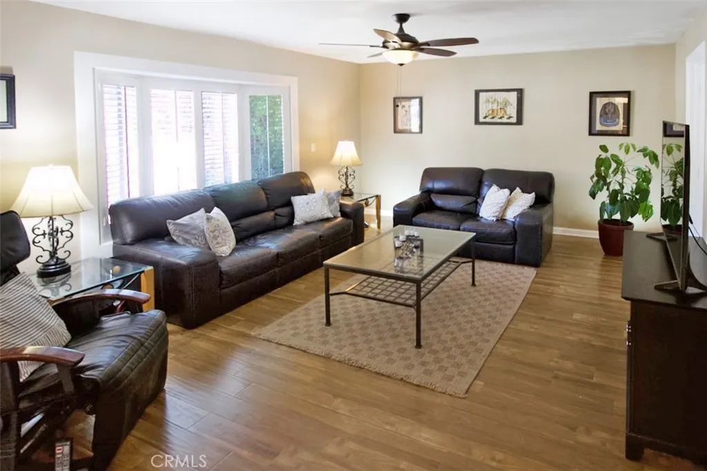 https://cdn.realtyfeed.com/cdn/127/306512553/2a0f5921890b41488fd7ded01a14ea10.webp