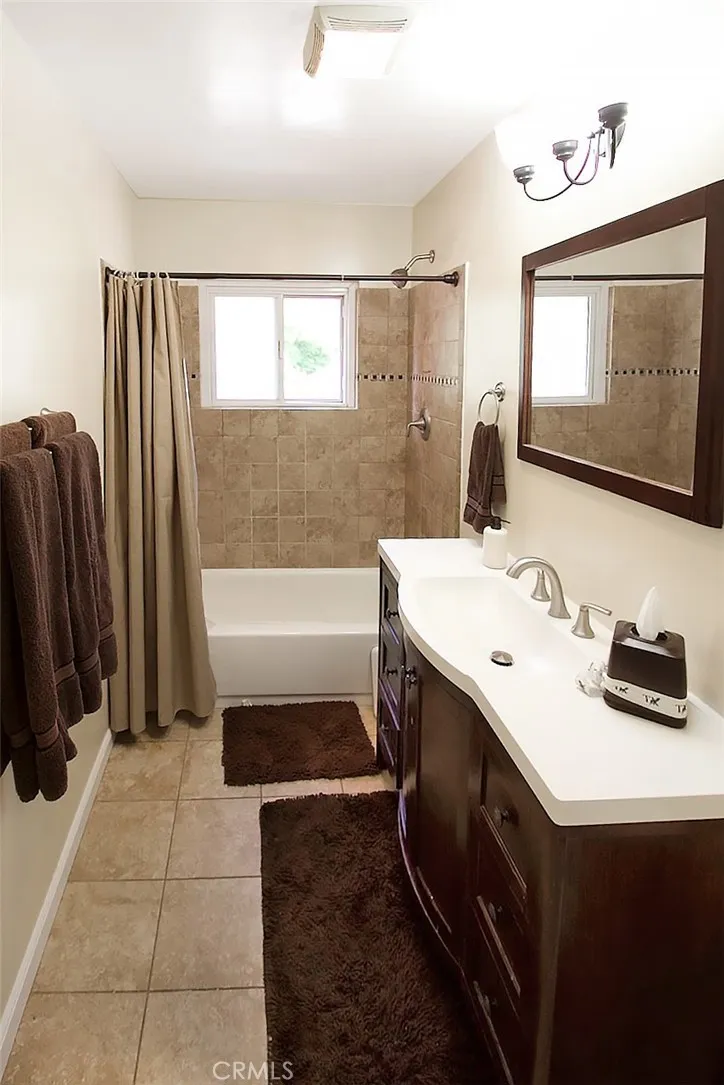https://cdn.realtyfeed.com/cdn/127/306512553/9ce51945b7d23b5fc3088c90f7d73e88.webp