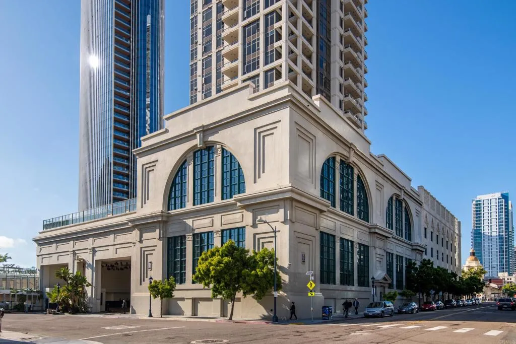 https://cdn.realtyfeed.com/cdn/127/306512610/1c8b2dddc31f4d3adb0faa9bbf789829.webp