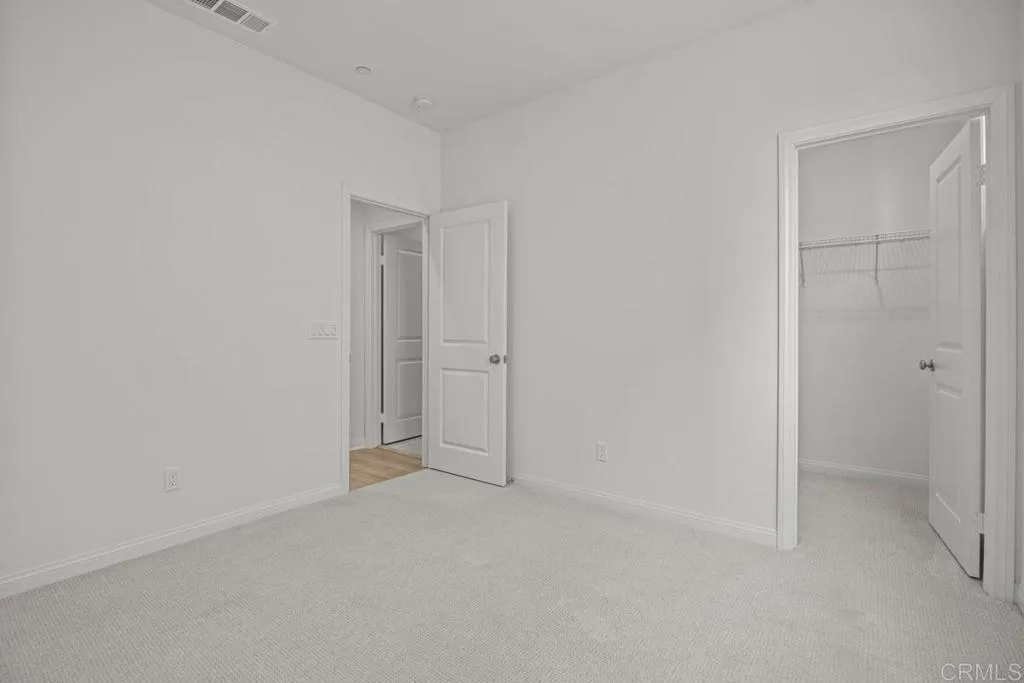 https://cdn.realtyfeed.com/cdn/127/306512613/fd0d92d5b9b84999ef17f3d8aaeed8b1.webp