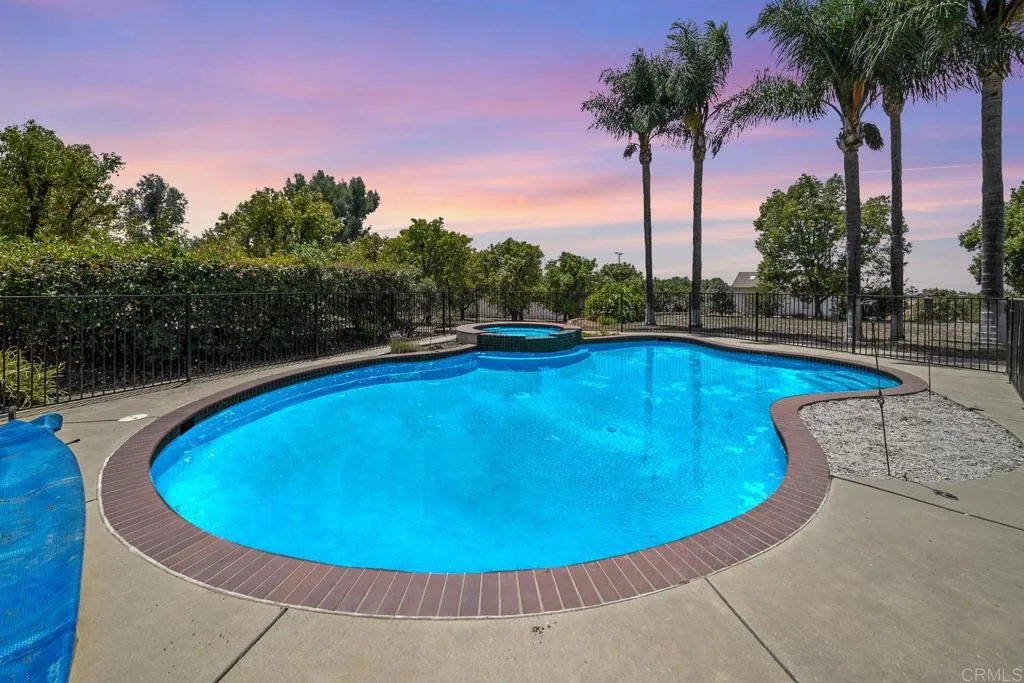 https://cdn.realtyfeed.com/cdn/127/306512651/1f3bce9801b83fa64034d13f4f68253f.webp