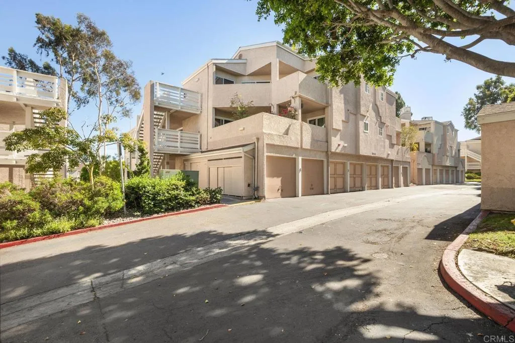MLS: PTP2505989 Condo For Sale
