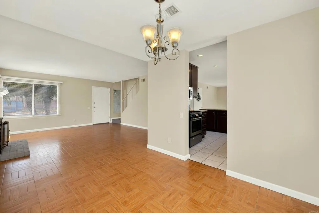 https://cdn.realtyfeed.com/cdn/127/306512850/030275f5d6b52b8a8eb1482844b54952.webp