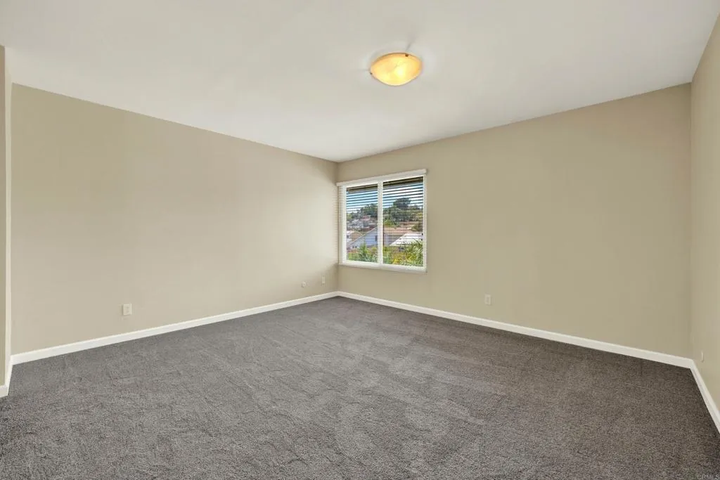 https://cdn.realtyfeed.com/cdn/127/306512850/2f6a5949cd71bea546c697d089d32fba.webp