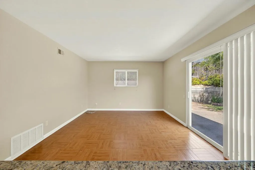 https://cdn.realtyfeed.com/cdn/127/306512850/aaa490edbfd5446dfbfc9ee723adcee4.webp
