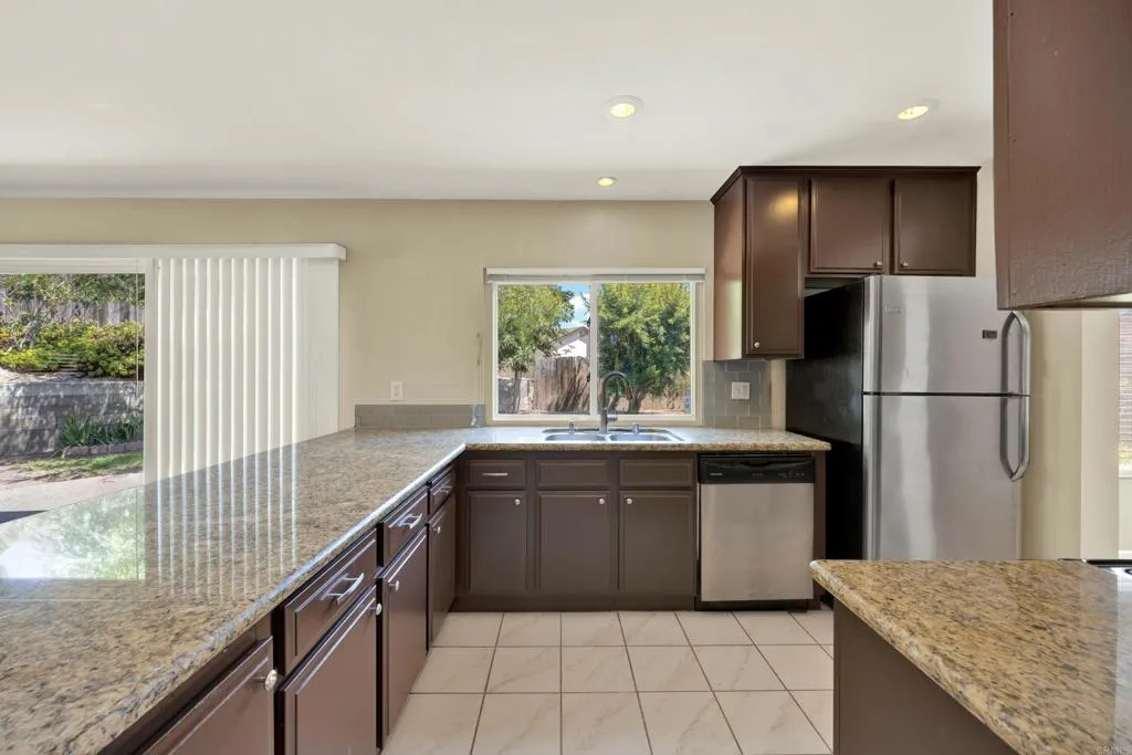 https://cdn.realtyfeed.com/cdn/127/306512850/f31f9ff22588a1221072b07d13c31c9d.webp