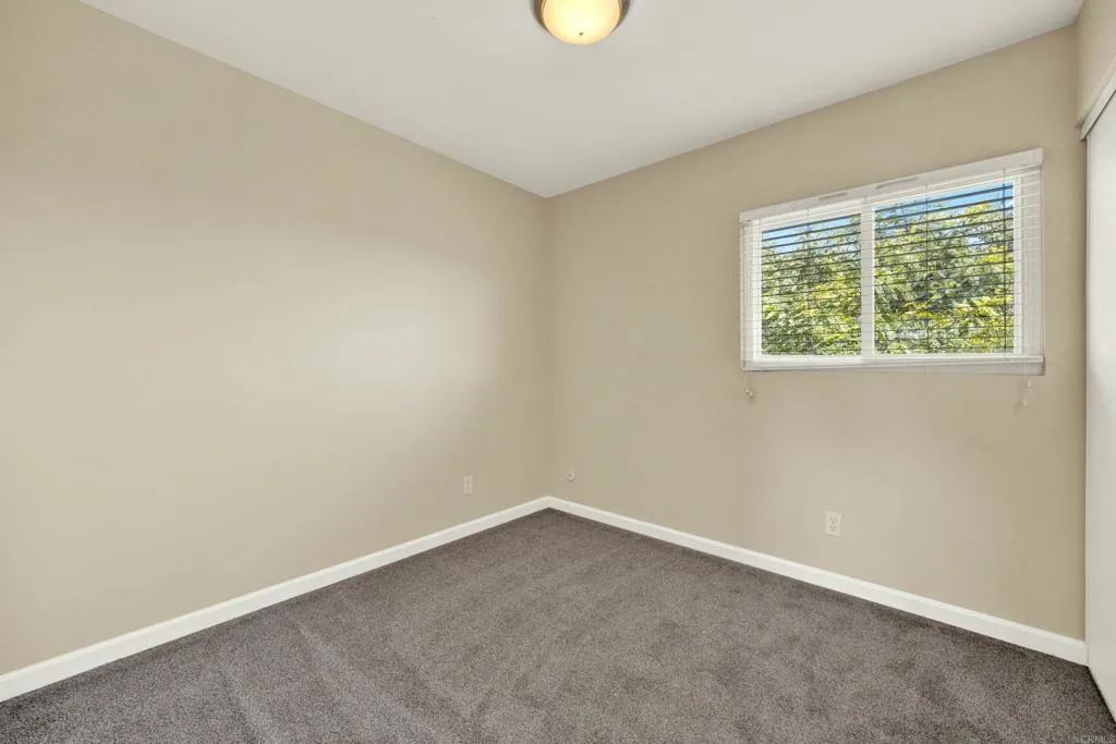 https://cdn.realtyfeed.com/cdn/127/306512850/f66d9a93ce57927f5249f933e1625ecd.webp