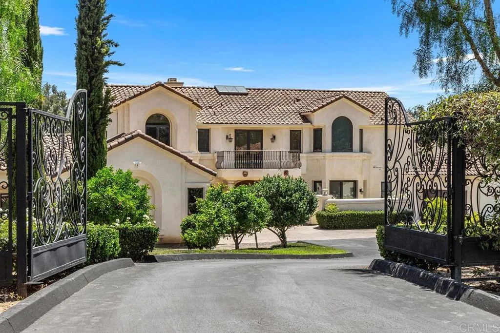 Encinitas, CA 92024