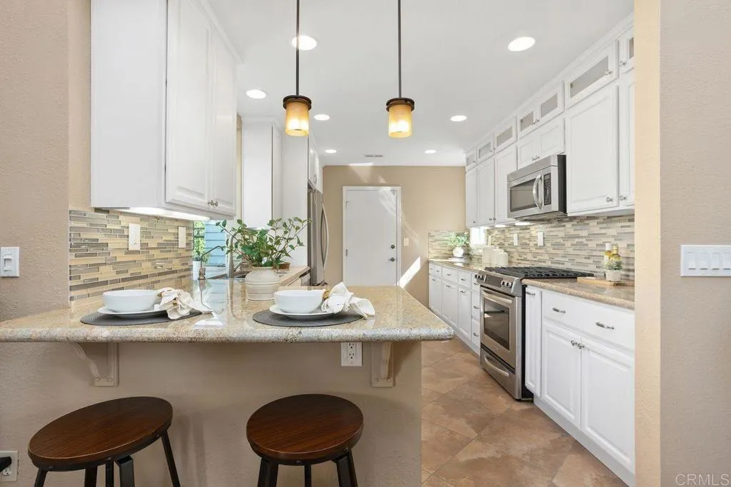 https://cdn.realtyfeed.com/cdn/127/306512963/335edc0ab63bc7ac478bb93e5e428322.webp
