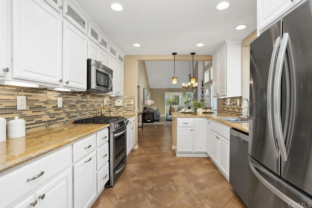 https://cdn.realtyfeed.com/cdn/127/306512963/8c2ba349cb51e46d1dcf86cb8e60efb8.webp