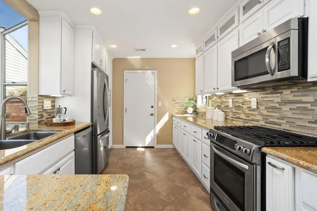 https://cdn.realtyfeed.com/cdn/127/306512963/e4e4f3557c17d38b2262f83ca7a91cde.webp