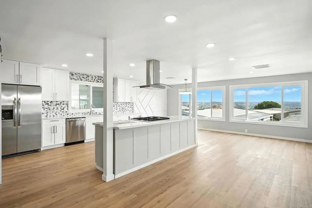 https://cdn.realtyfeed.com/cdn/127/306513236/6d0bd4e4ddafb09a30d25ef13ede8d40.webp