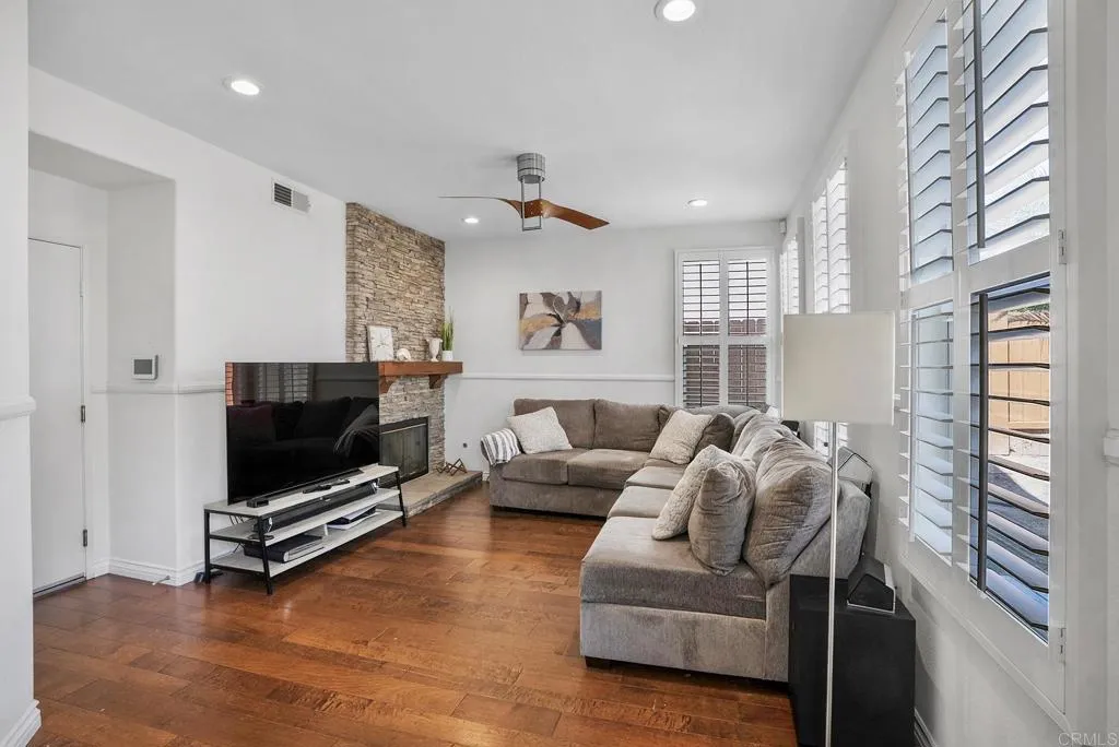 https://cdn.realtyfeed.com/cdn/127/306513256/2b8829af8bea18316745ca7fbf16fa88.webp