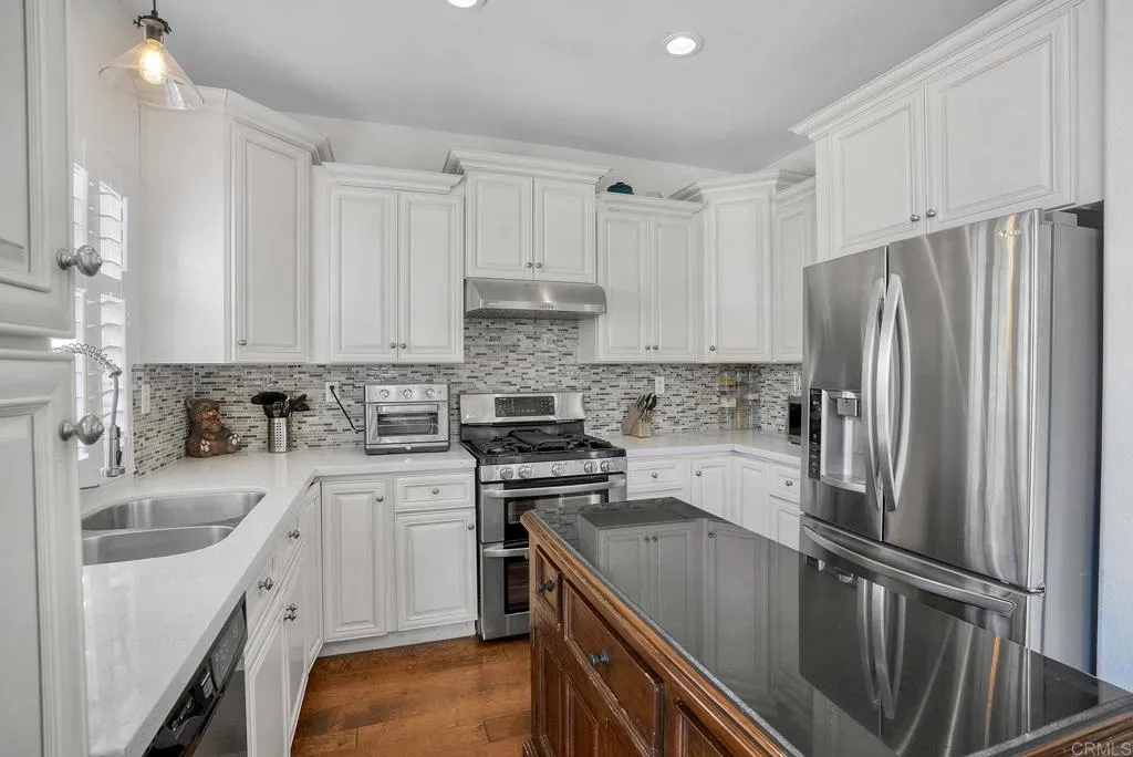https://cdn.realtyfeed.com/cdn/127/306513256/8554b2a7749fe242ed9266f92f869547.webp