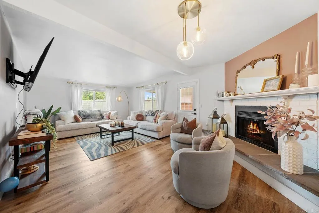 https://cdn.realtyfeed.com/cdn/127/306513345/cfca064de38419d1c19494251fbbc2ff.webp