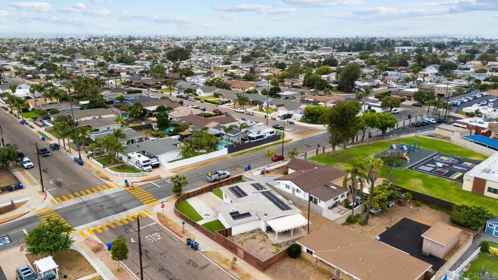 https://cdn.realtyfeed.com/cdn/127/306513345/f7f5cba3c051f9d3e7994eca97e2e362.webp