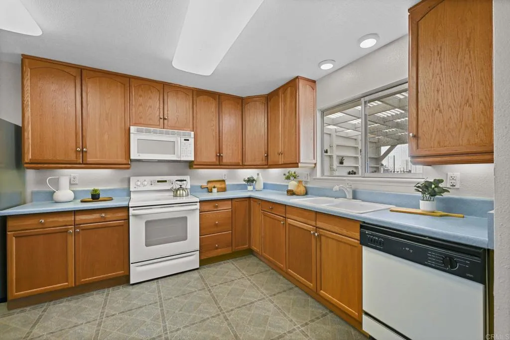 https://cdn.realtyfeed.com/cdn/127/306513388/0d0bf3de3a91323b7abe209db42b7892.webp