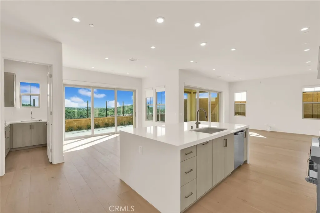 100 Mossvine, Irvine, CA 92618 - Photo 3 of 26, Irvine, CA