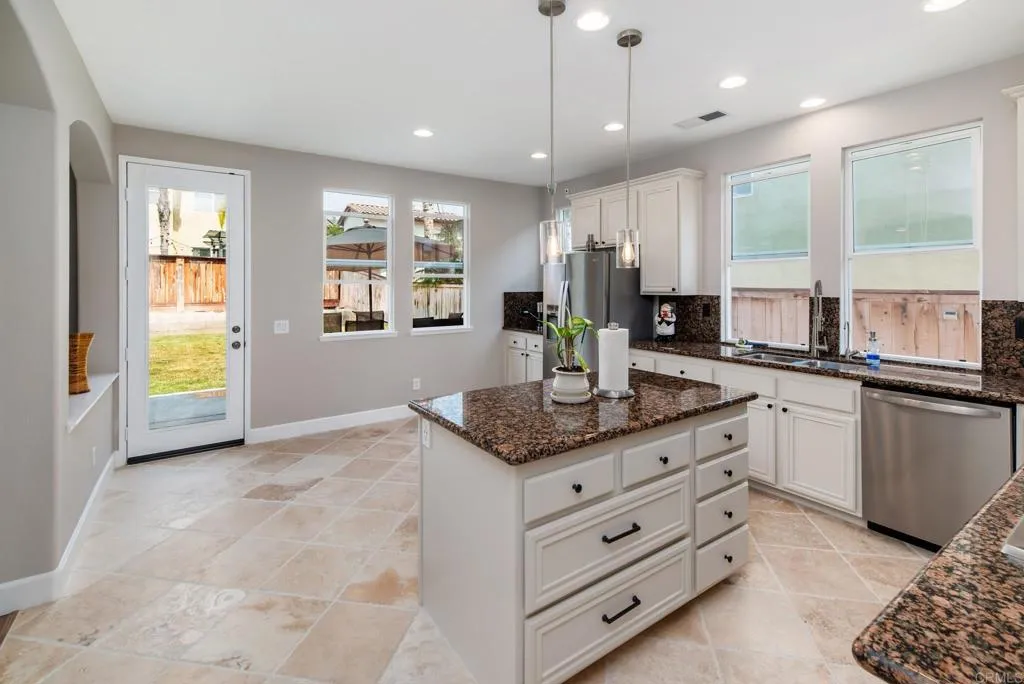 https://cdn.realtyfeed.com/cdn/127/306513517/351ffe29d7c89c16707dcdbaf5d262b9.webp