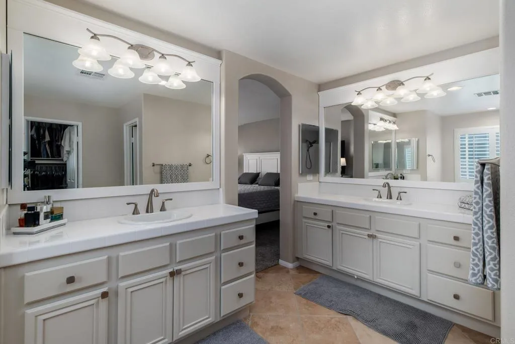 https://cdn.realtyfeed.com/cdn/127/306513517/37e5e735d7c4f43b9ee17d0425c19f5c.webp