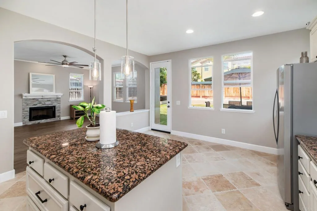 https://cdn.realtyfeed.com/cdn/127/306513517/94fea5fd9743f49d6ac41b652fb5896f.webp
