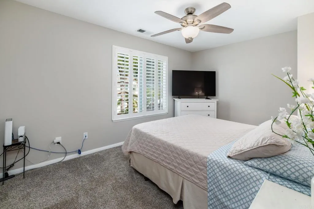https://cdn.realtyfeed.com/cdn/127/306513517/df1b61f49eb947d8ce2966fdbbc0aa8d.webp