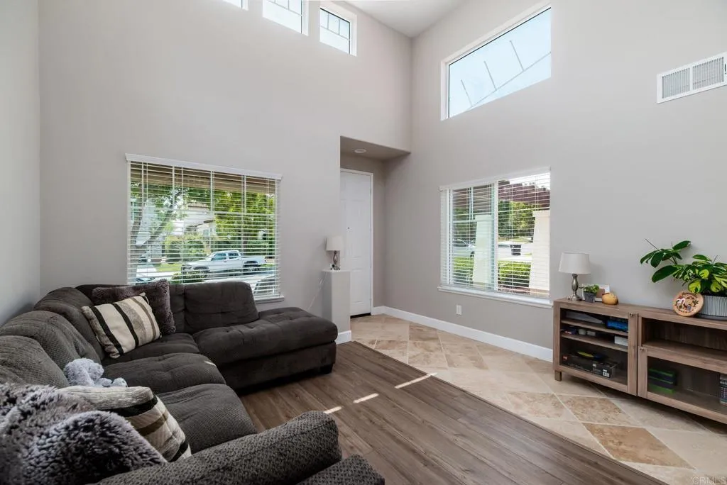 https://cdn.realtyfeed.com/cdn/127/306513517/fbfe461fac02a29f4ec9d35140f048c7.webp