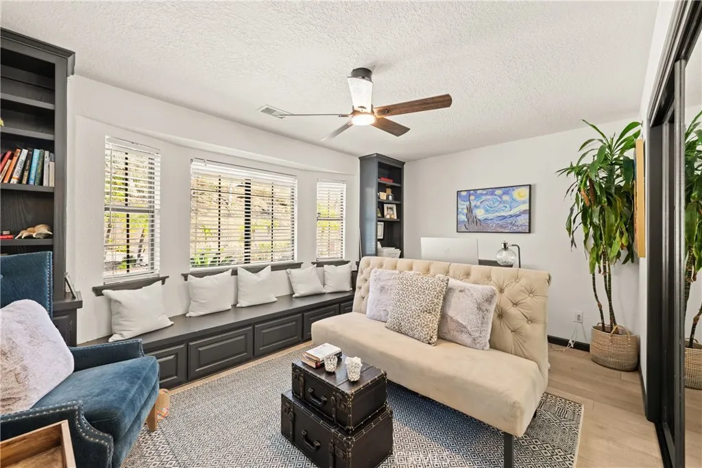 https://cdn.realtyfeed.com/cdn/127/306513558/2f925f362e3c51fa11a0d8cbd76f1147.webp