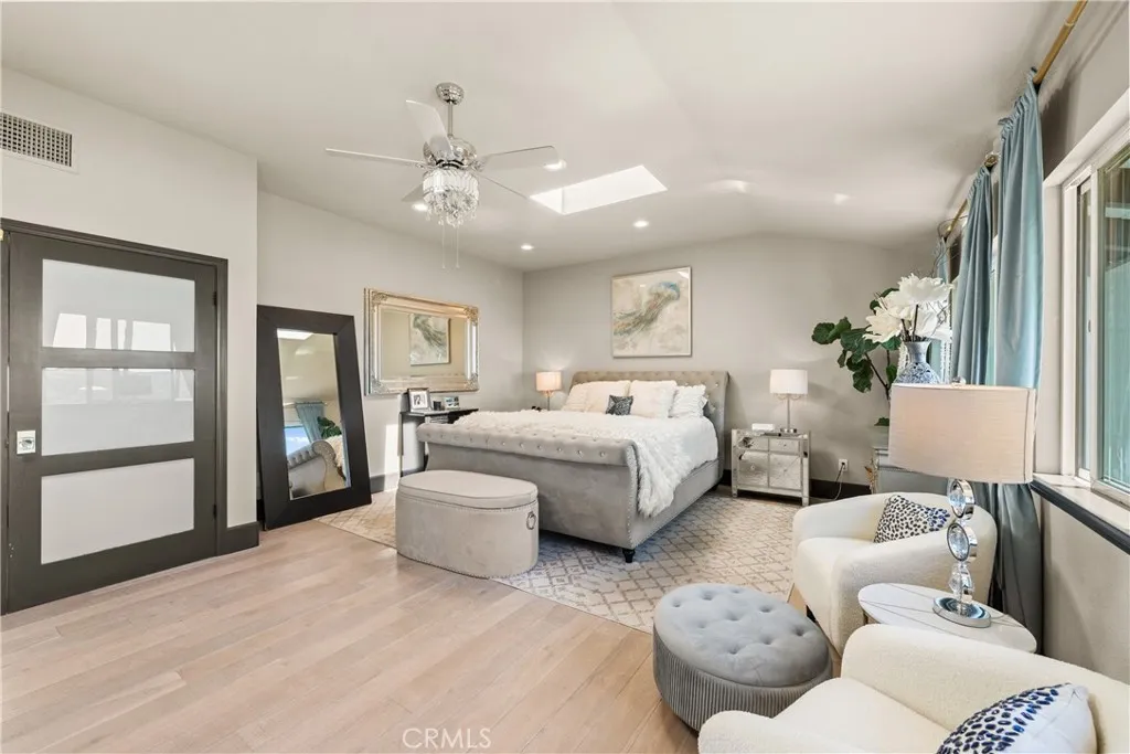 https://cdn.realtyfeed.com/cdn/127/306513558/30f953c046f53bb61ec699a888f58d8b.webp