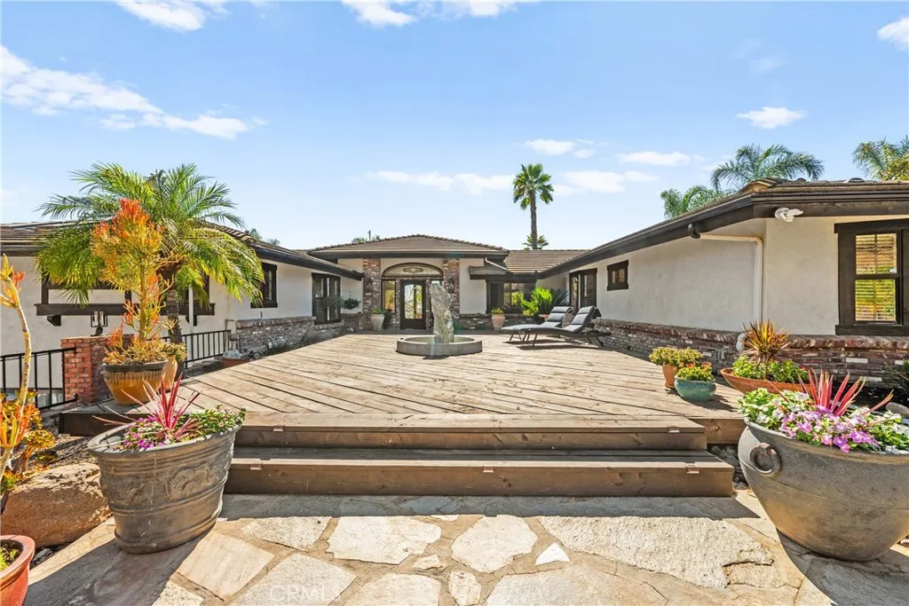 https://cdn.realtyfeed.com/cdn/127/306513558/38655e2a73c0d91fe70897aa4dcb52fb.webp