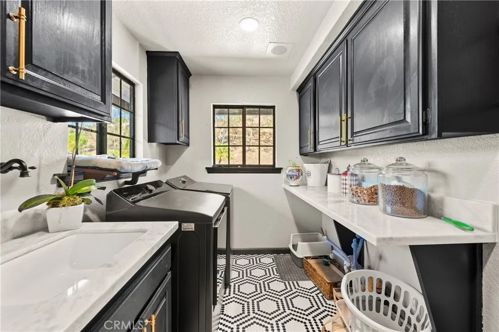 https://cdn.realtyfeed.com/cdn/127/306513558/38ee6699bf2c862077748aecddc4f737.webp