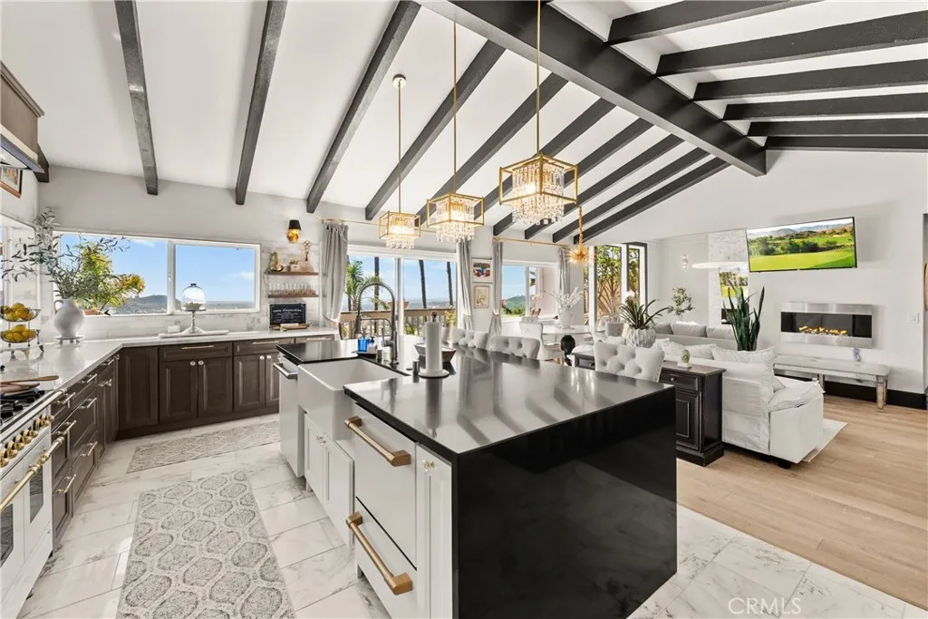 https://cdn.realtyfeed.com/cdn/127/306513558/8f9fe51e5365a5c0a1d4a64073e44b87.webp