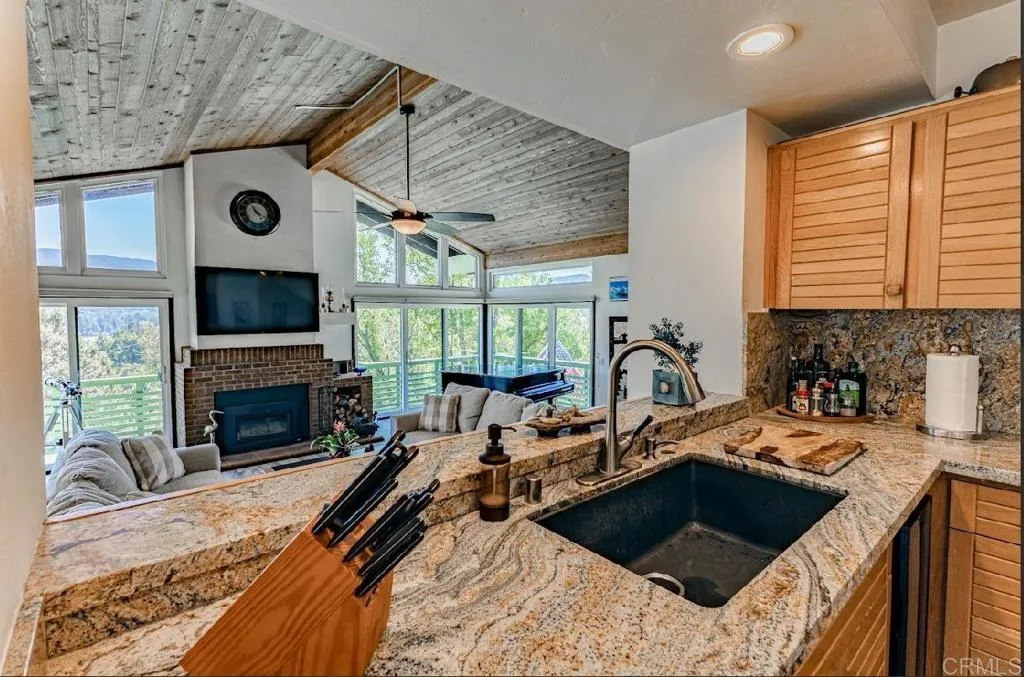 https://cdn.realtyfeed.com/cdn/127/306513564/e13c7f187bea70a7da50245f74036ea5.webp